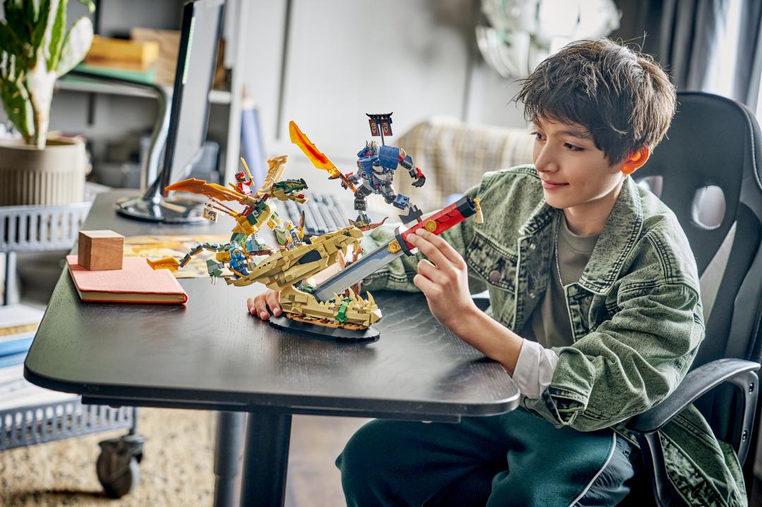 LEGO NINJAGO Battle at the Dragon's Blade Set 71871
