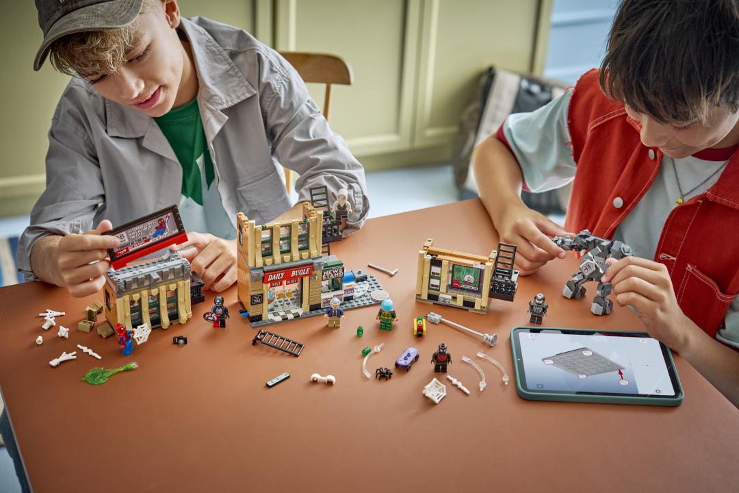 LEGO Marvel Spider-Man vs. Mysterio: The Daily Bugle Set 76342