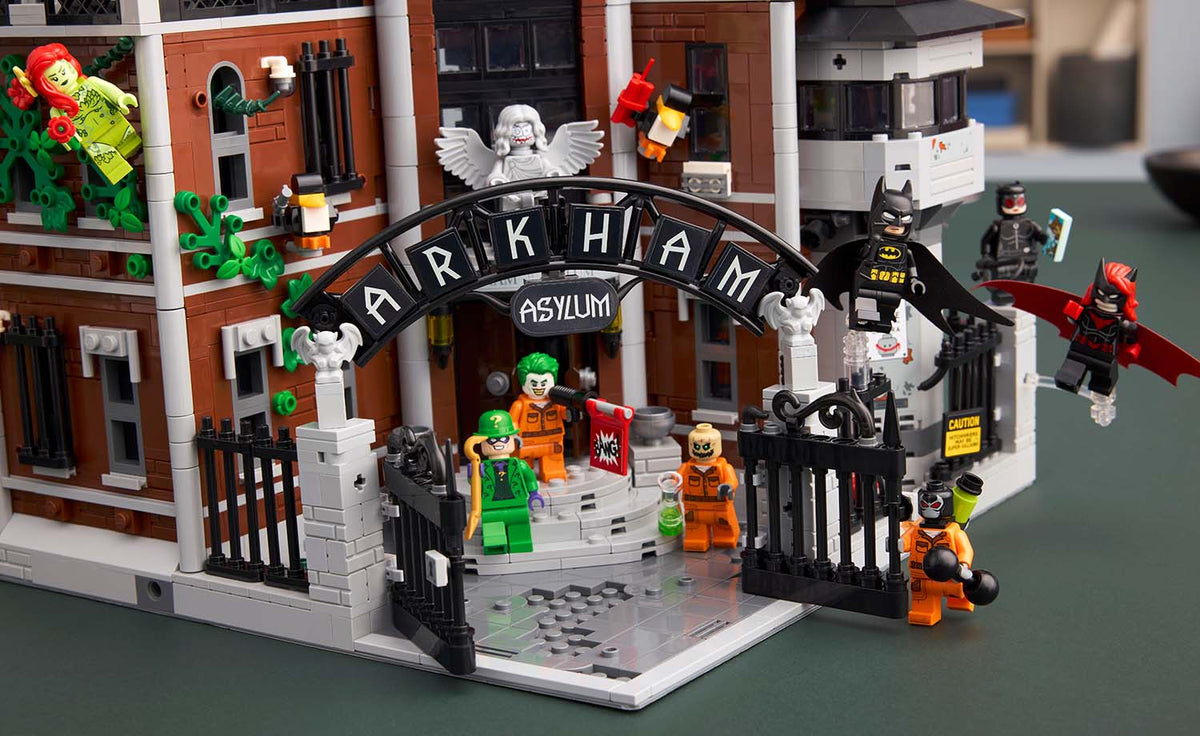 LEGO DC Arkham Asylum Set 76300