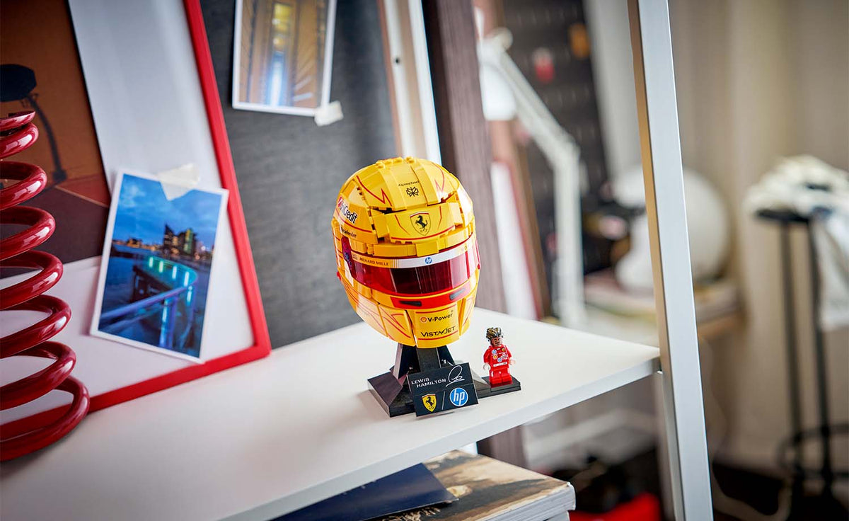 LEGO Editions Scuderia Ferrari HP Lewis Hamilton Helmet Set 43022