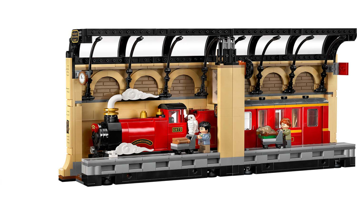 LEGO Harry Potter Book Nook: Hogwarts Express Set 76450