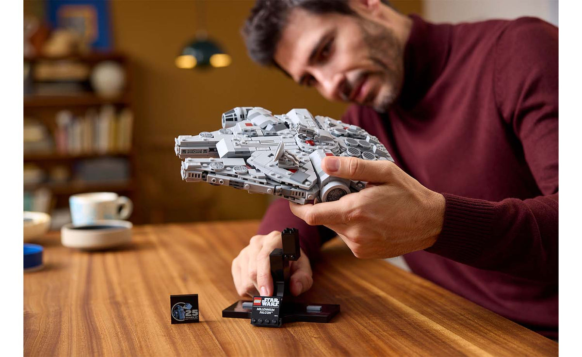 LEGO Star Wars Millennium Falcon Set 75375