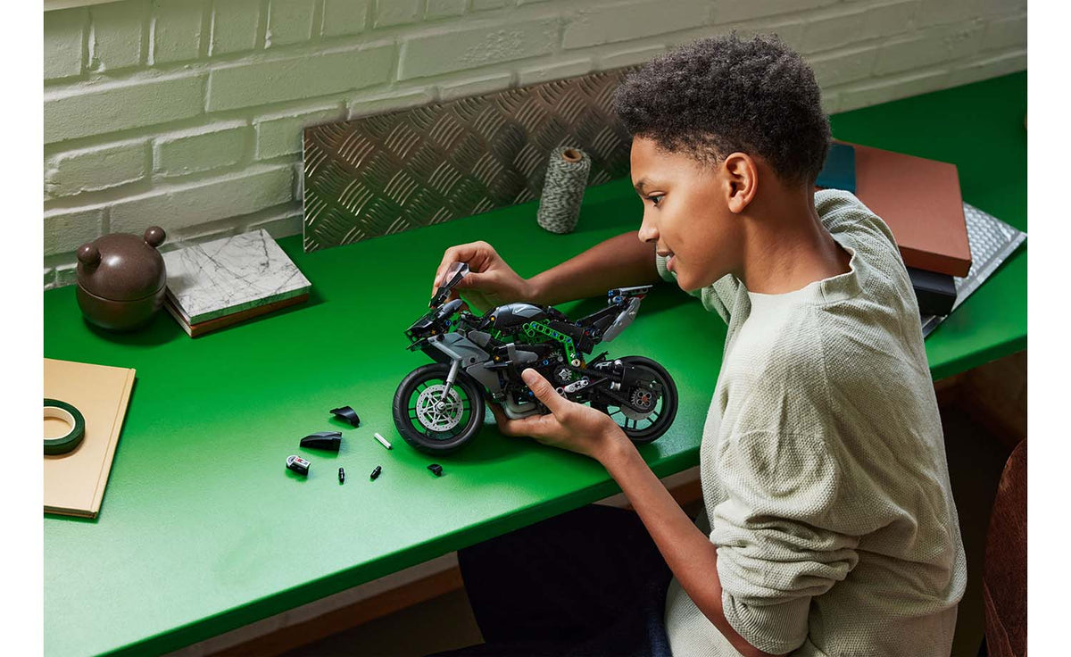 LEGO Technic Kawasaki Ninja H2R Motorcycle Set 42170
