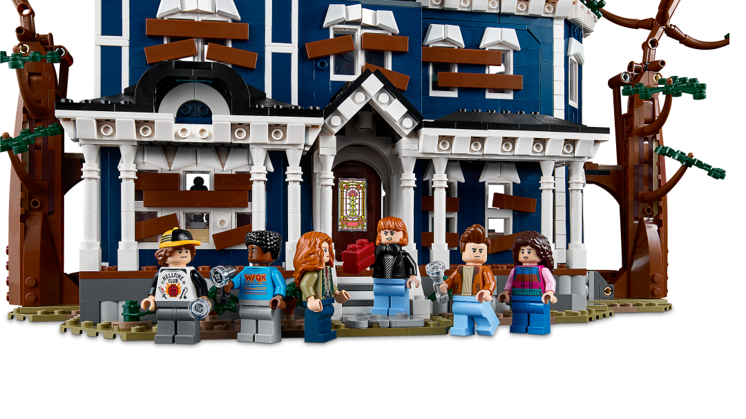 LEGO ICONS Stranger Things: The Creel House Set 11370
