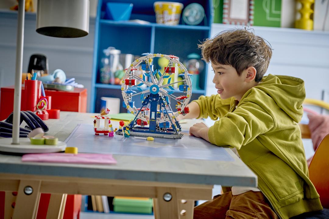 LEGO Creator 3-in-1 Iconic Ferris Wheel Set 31389