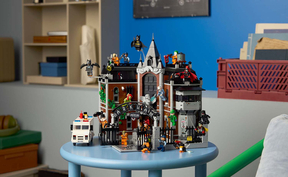 LEGO DC Arkham Asylum Set 76300