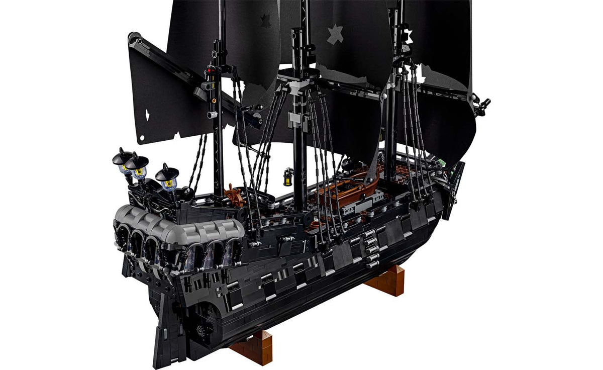 LEGO ICONS Captain Jack Sparrow's Pirate Ship Set 10365