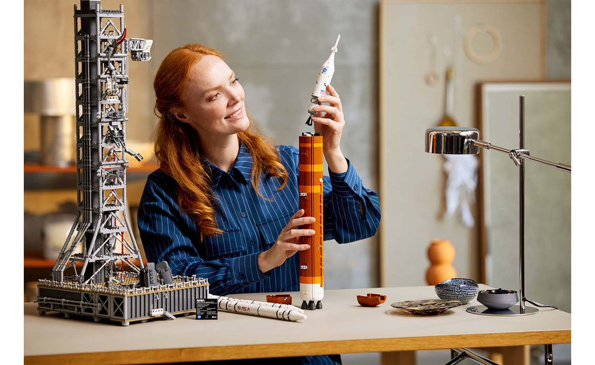 LEGO ICONS NASA Artemis Space Launch System Set 10341