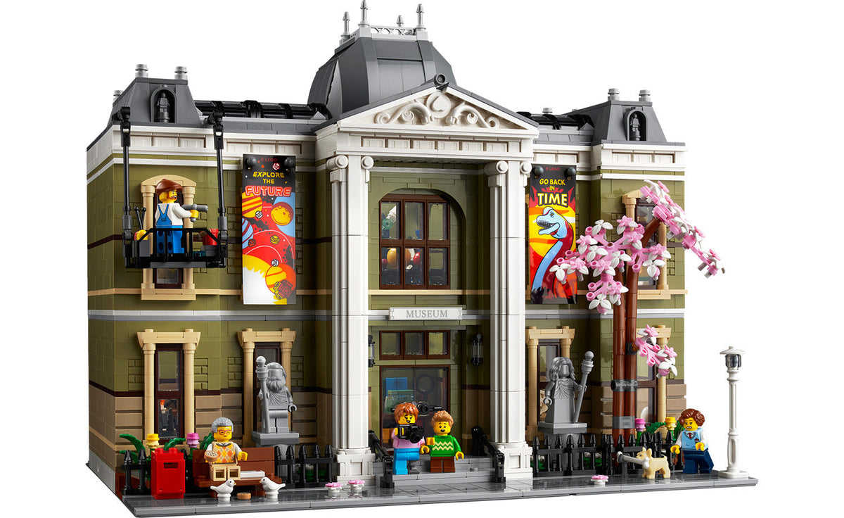 LEGO ICONS Natural History Museum Set 10326