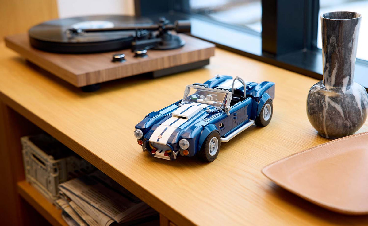 LEGO ICONS Shelby Cobra 427 S/C Set 10357