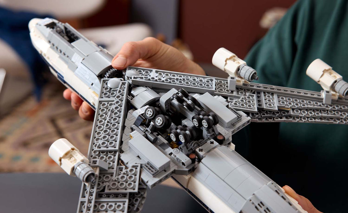 LEGO ICONS Shuttle Carrier Aircraft Set 10360