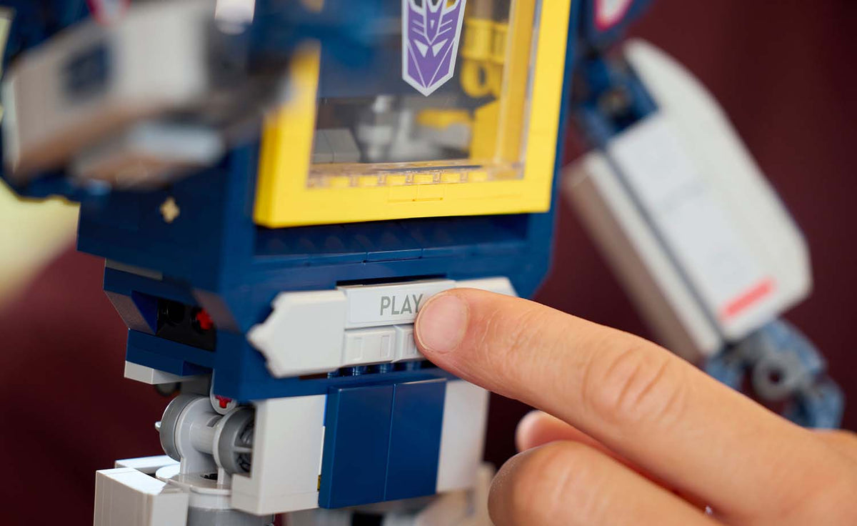 LEGO ICONS Transformers: Soundwave Set 10358