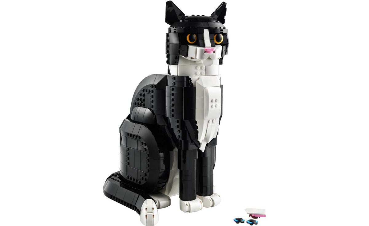 LEGO Ideas Tuxedo Cat Set 21349