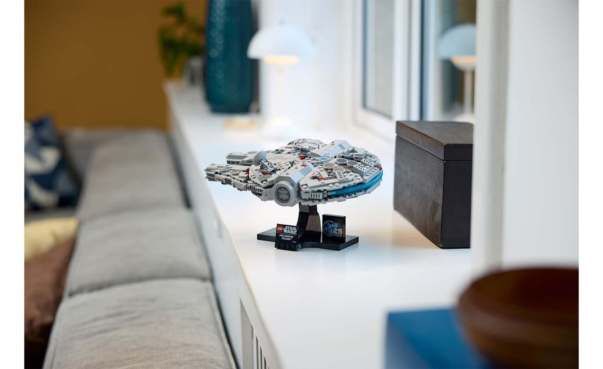 LEGO Star Wars Millennium Falcon Set 75375