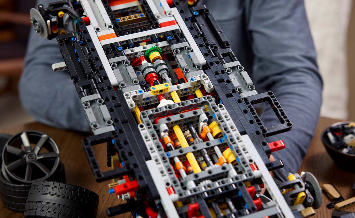 LEGO Technic Koenigsegg Sadair's Spear Megacar Set 42232