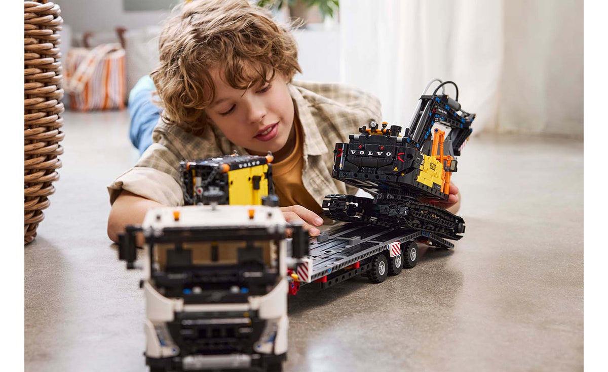 LEGO Technic Volvo FMX Truck & EC230 Electric Excavator Set 42175
