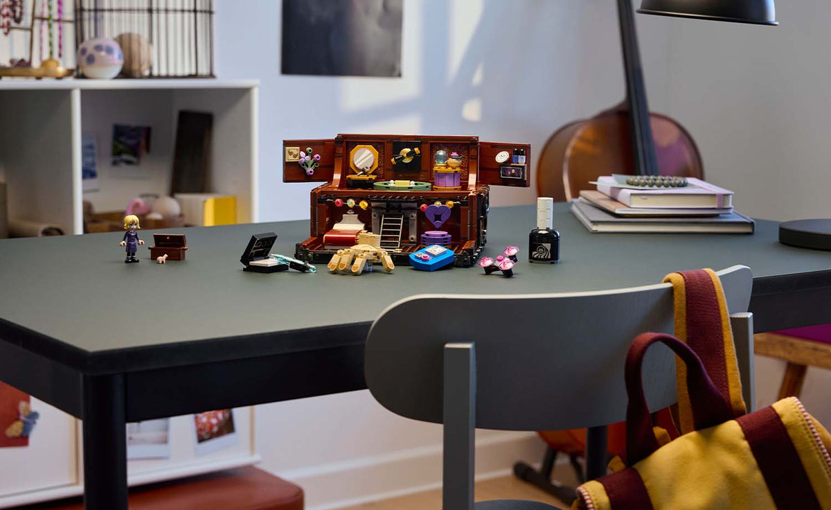 LEGO Wednesday Thing's Apartment Set 76785